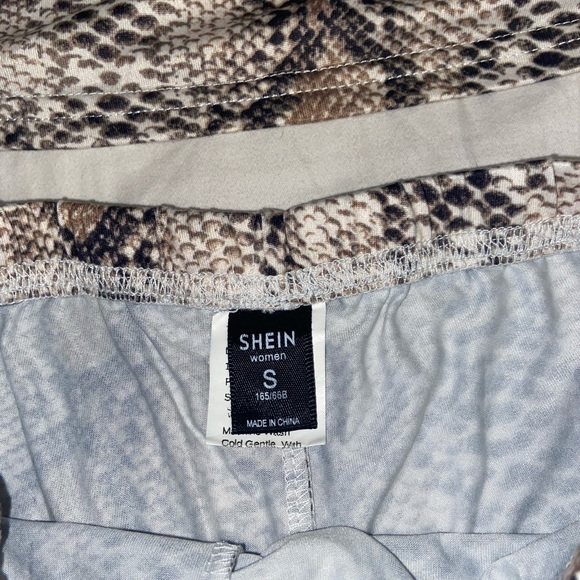 SOLD✔️ Snakeprint Biker Shorts Set - Picture 5 of 5